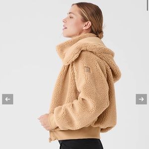 ALO Yoga Foxy Sherpa Jacket Camel S